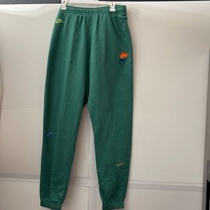 Nike Sportswear Men's Sport Essentials Fleece Lined Joggers Green Noise Size XL